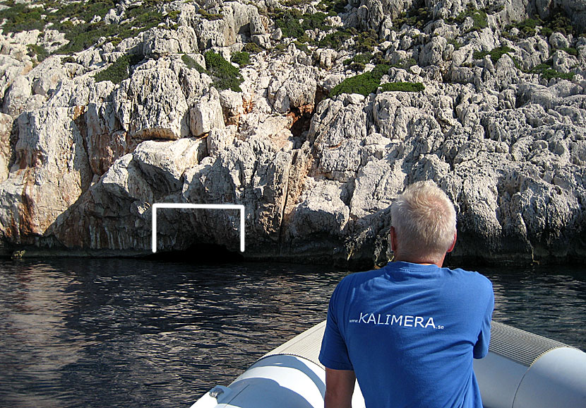 Ingången till Blue Cave på Kastellorizo. 