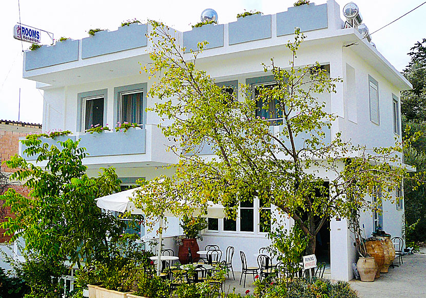 Heracles Hotel är det bästa stället att bo på i byn Spili söder om Rethymnon.