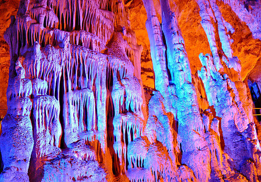 Sendoni cave nära Anogia på Kreta.