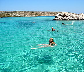 Tiganaki Bay p&aring; Arki.