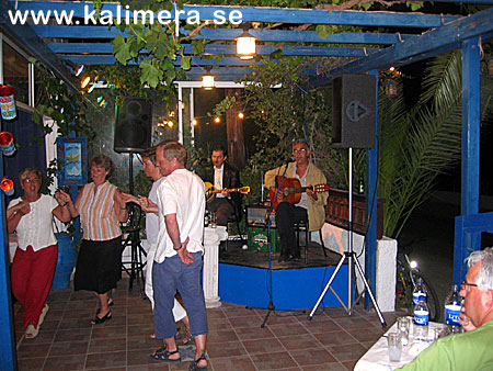 Musiktavernan Pelagos i Pigadia p&aring; Karpathos.