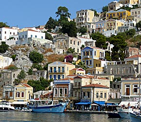 Arkitekturen p&aring; Symi &auml;r unik. Och vacker.