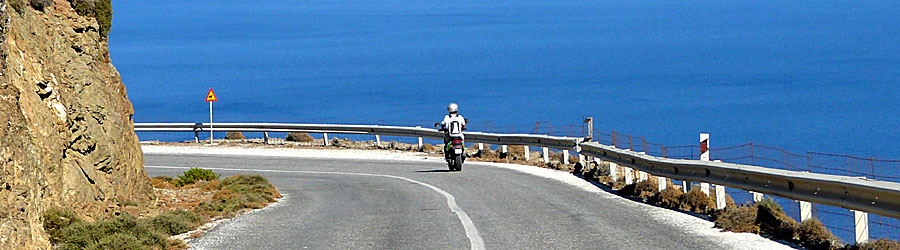 Hyra moped i Grekland.