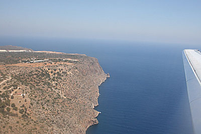 P&aring; v&auml;g att landa vid Chania Airport.