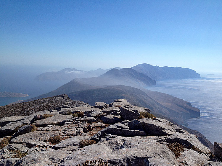 Utsikt fr&aring;n Profitis Elias p&aring; Amorgos.