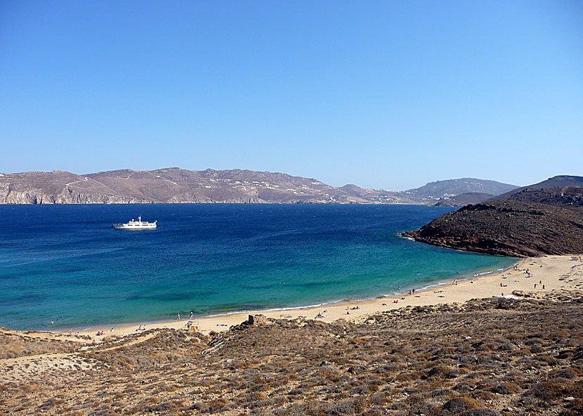 Mykonos bästa stränder. Agios Sostis beach.