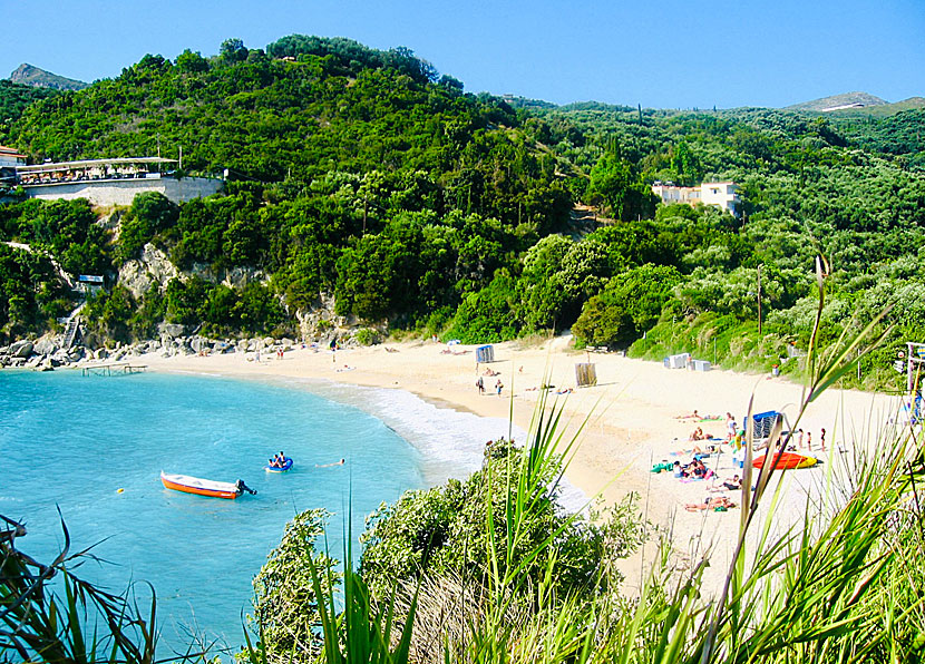 Sarakiniko beach norr om Parga.