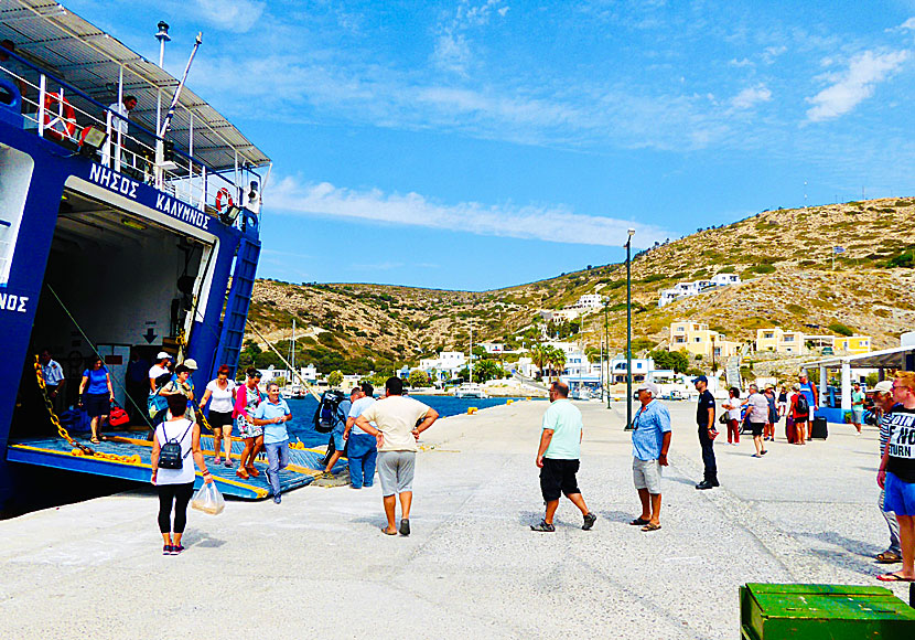 Färjan Nisos Kalymnos trafikerar Agathonissi flera gånger i veckan.