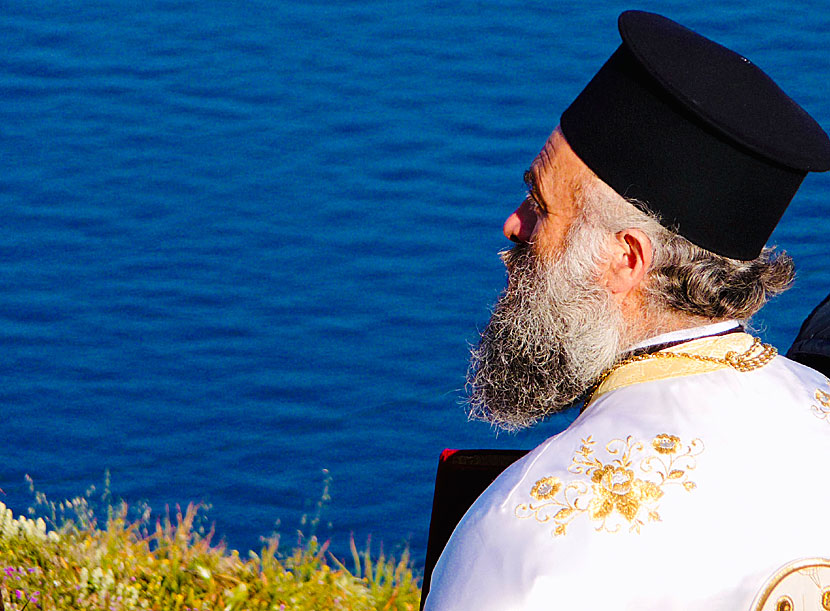 Präster och munkar på Amorgos i Kykladerna. 