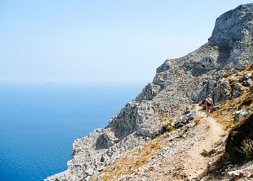 Vandringen till kyrkan Stavros på Amorgos rekommenderar jag bara till mycket vana vandrare