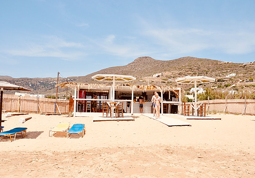 Snackbarer, tavernor och restauranger vid Agios Petros beach på Andros.