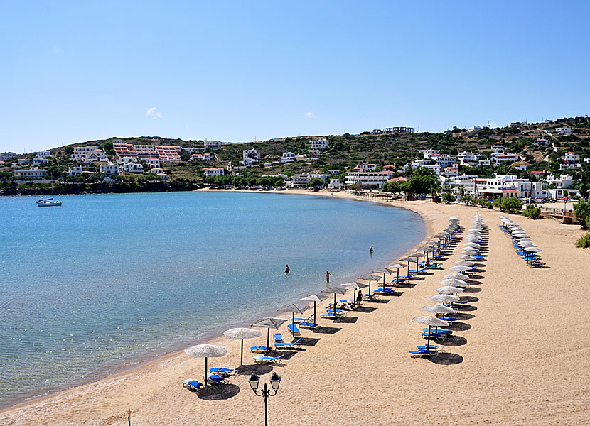 Stranden i Batsi på Andros är bra och det är nära till tavernor och hotell. 