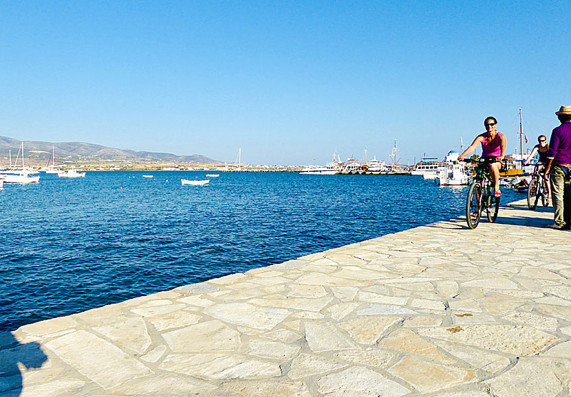 Antiparos är så litet att det räcker att hyra en cykel och cykla runt på ön. 