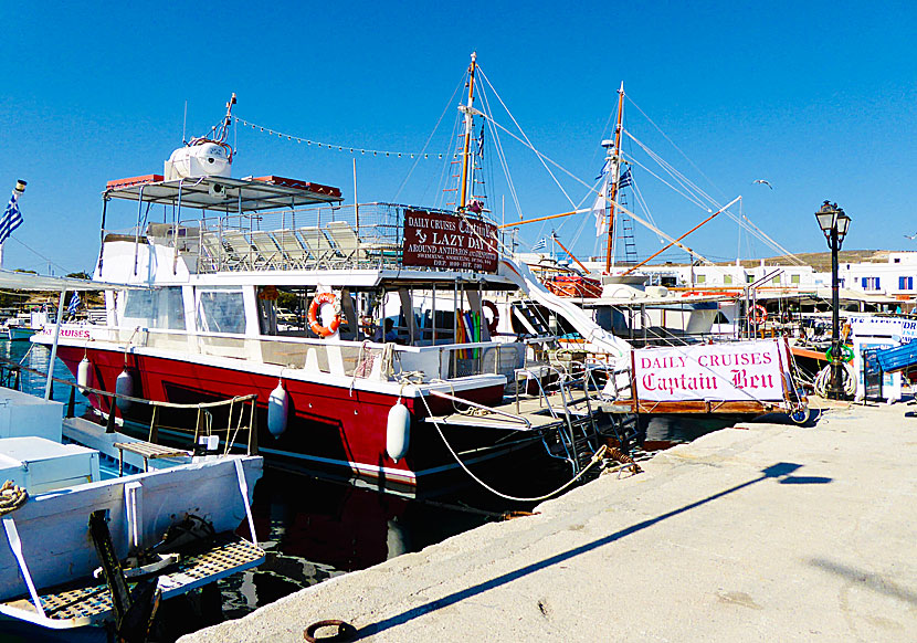 Utflyktsbåten Captain Ben i hamnen på Antiparos.