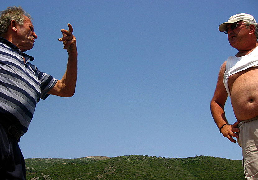 This town ain't big enough for both of us med Sparks i en badbåt till Linchnos beach söder om Parga i Grekland.