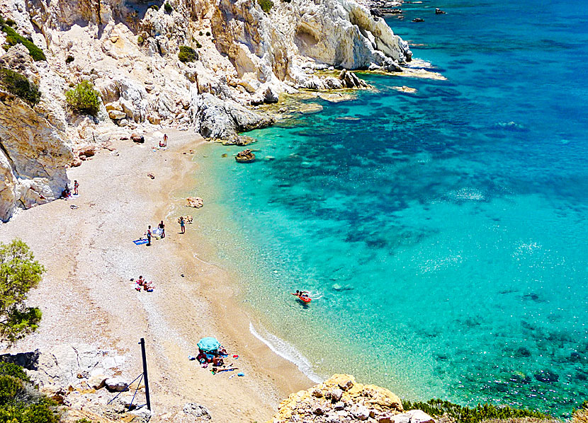 Det vackra och dramatiska landskapet som omger Vroulidia beach på ön Chios  i Grekland.