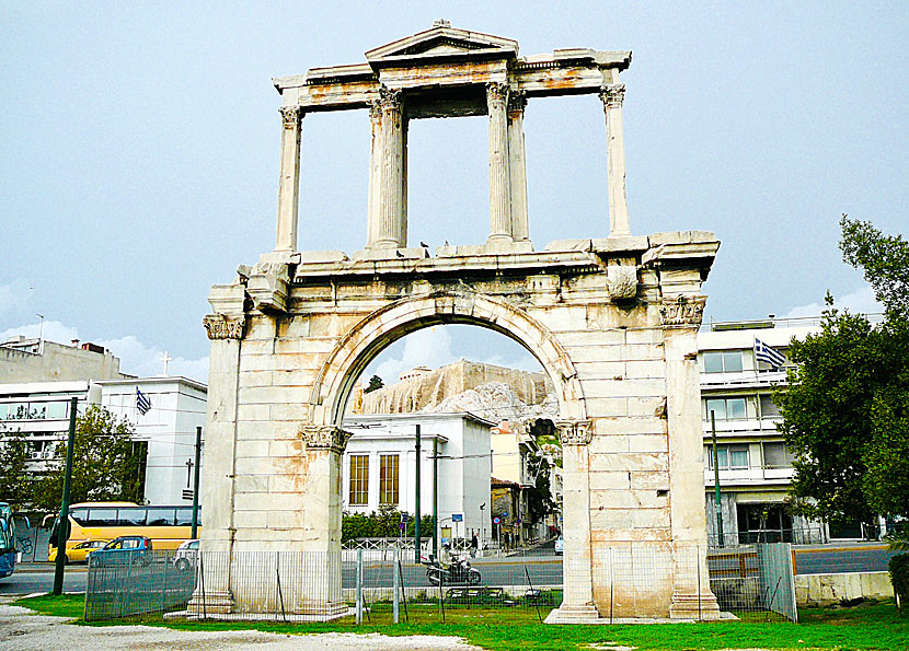 Hadrianus båge nära Akropolis i Aten.