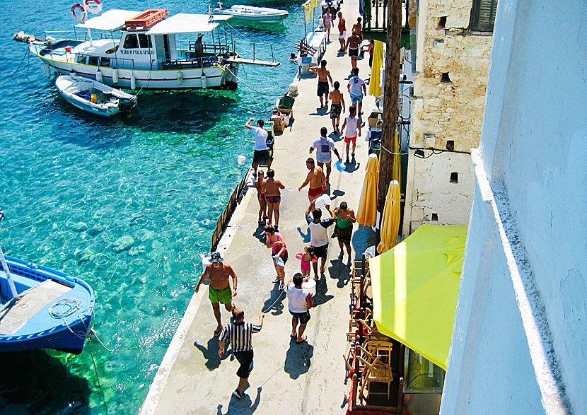 Vattenfestival på Kastellorizo i Grekland.