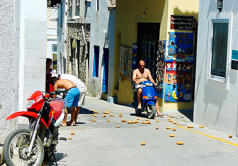 Potatisplockning i Spetses stad. 