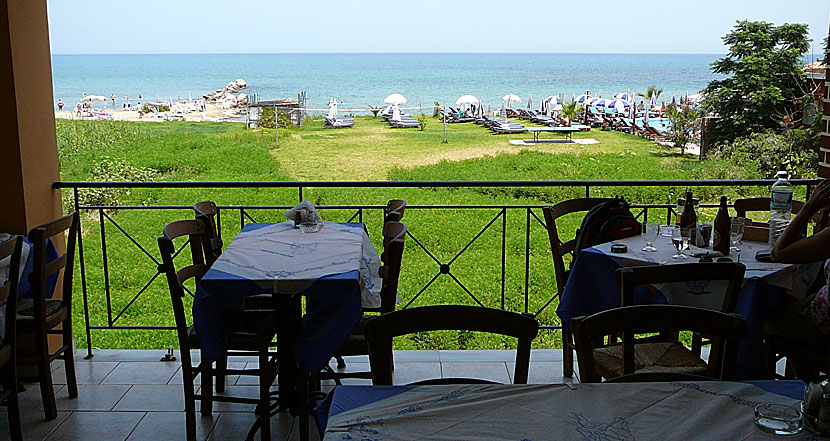 Äta god lunch i Argassi på Zakynthos.