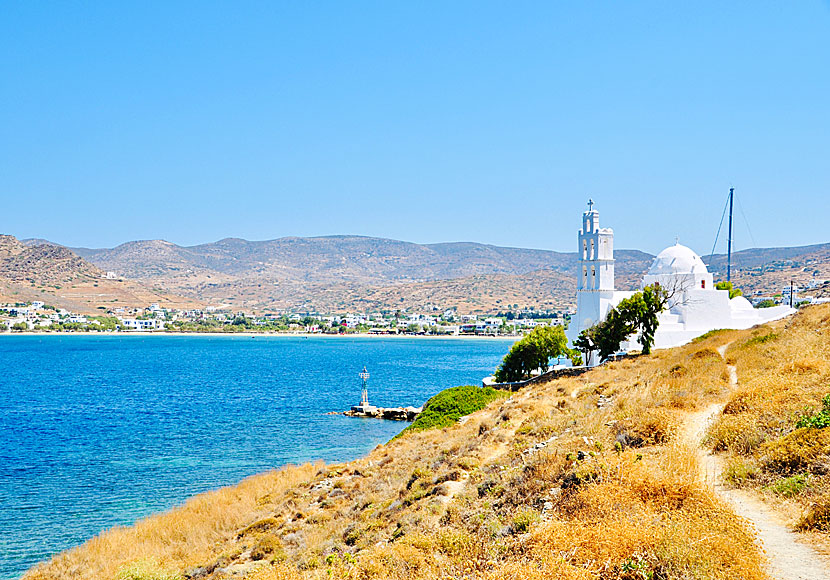 Agia Irini church sett från stigen till Valmas beach.