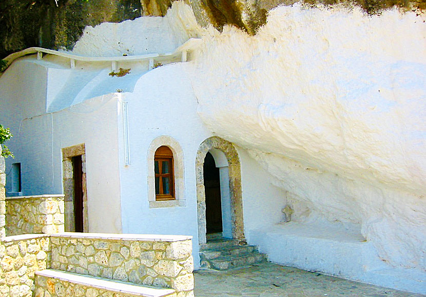 Monastery Agios Panteleimon cave church på Kalymnos saknar dörr. 