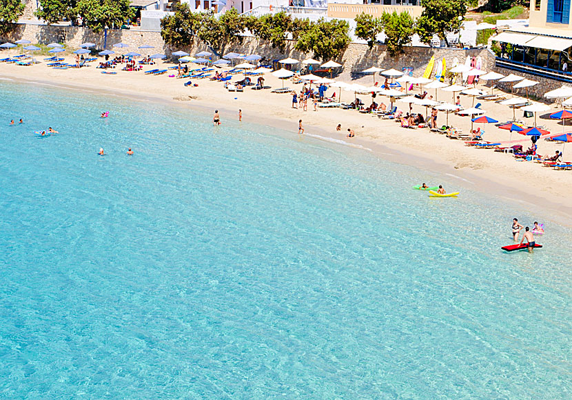 Stranden i Lefkos på Karpathos är mycket barnvänlig och passar perfekt även för små barn. 