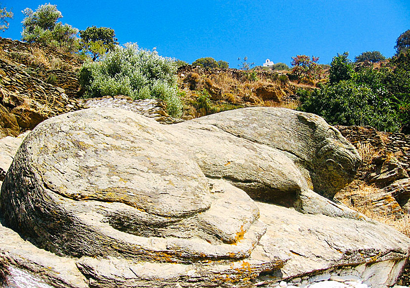 The lion sleeps tonight med The Tokens från Lion of Kea på Kea i Grekland.