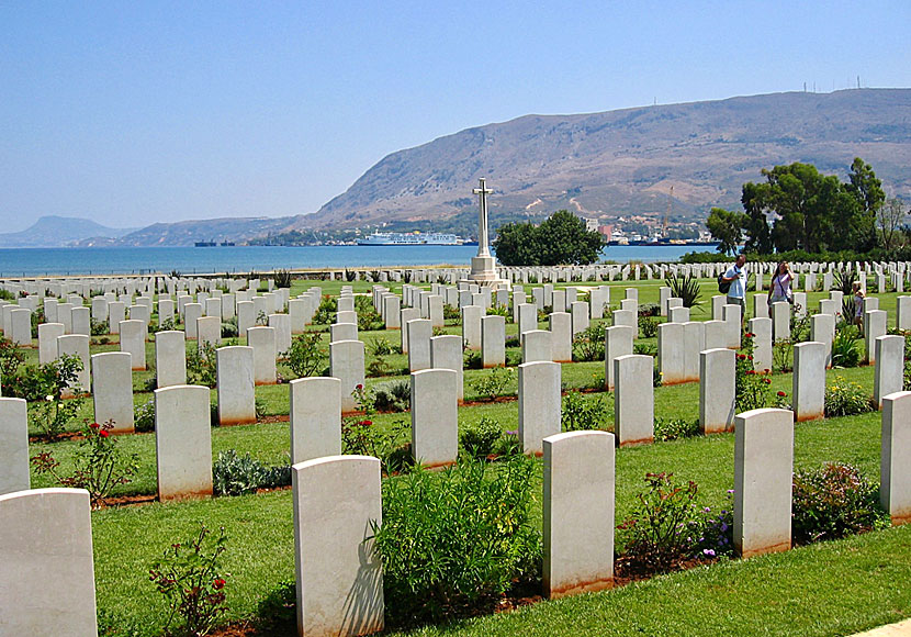 Det finns 1527 gravar på de allierades kyrkogård i Souda öster om Chania på Kreta.