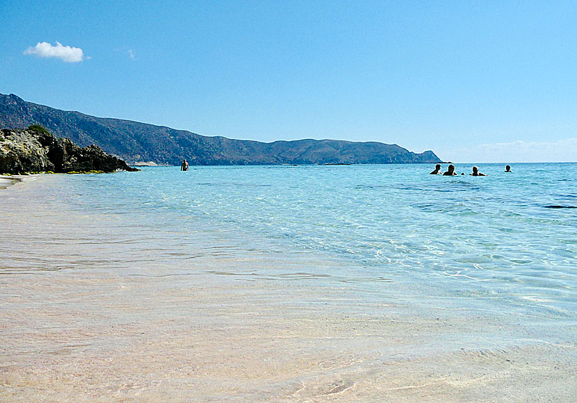 Den rosafärgade sandstranden Elafonissi beach på Kreta i Grekland.