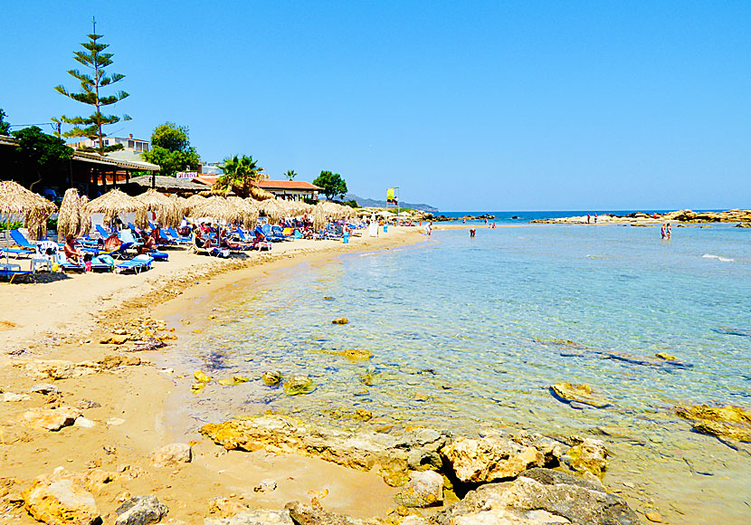 Fina stränder väster om Chania på Kreta.  Kalamaki beach.