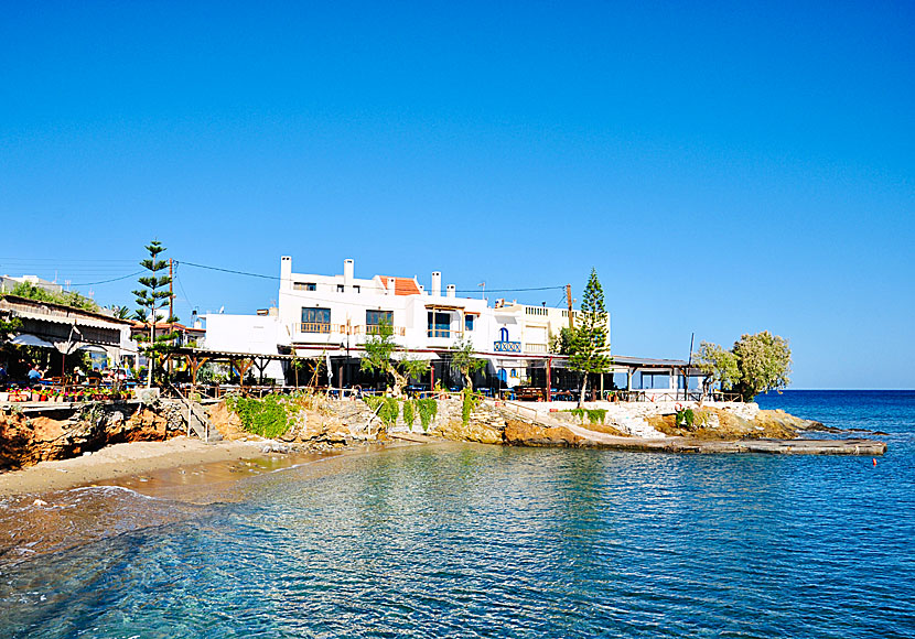 Restauranger, tavernor och stränder i Mochlos på Kreta.