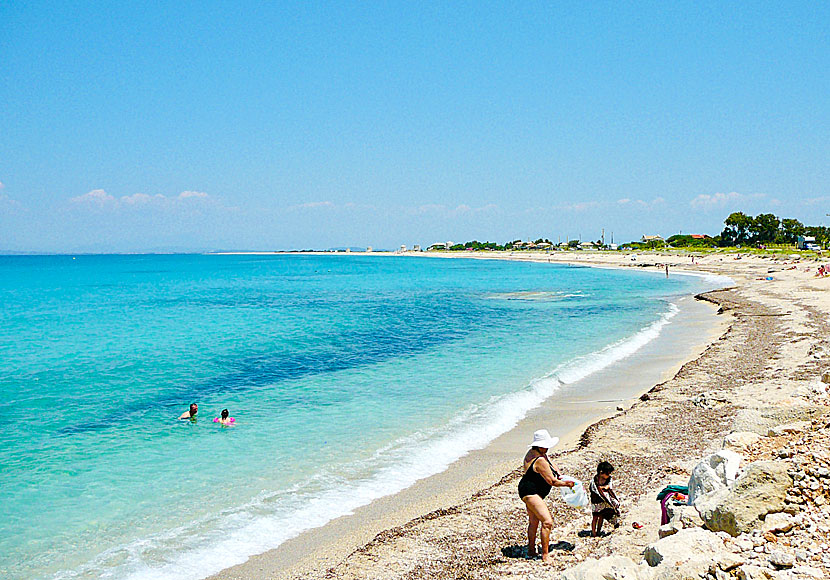 Agios Ioannis beach. Lefka stad.