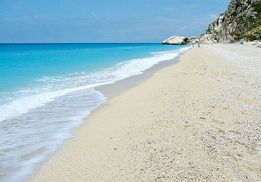 Kathisma beach är en lika fin strand som Egremni beach på Lefkas. 