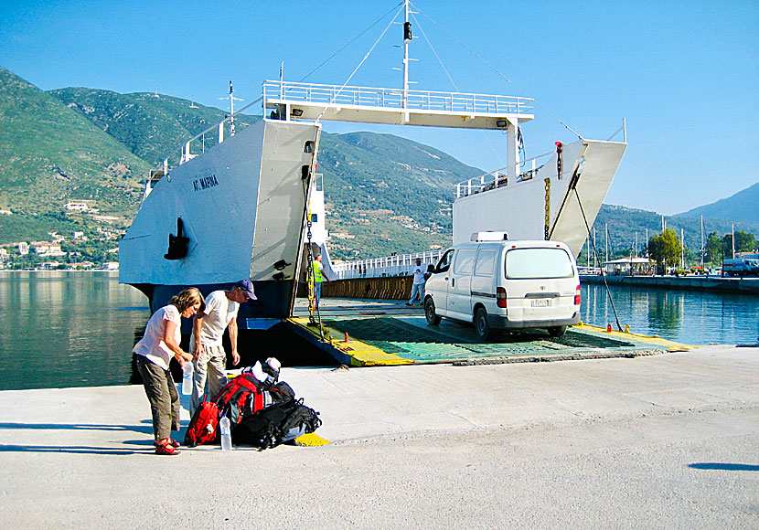Från hamnen i Vasiliki på Lefkas går det färjor till Ithaka och Kefalonia. 