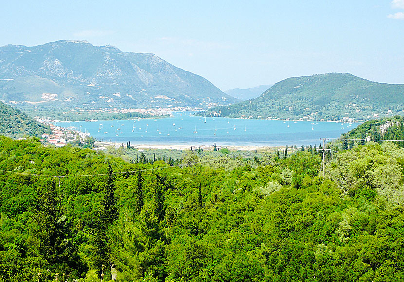 Byn Vlichos när Nidri på Lefkas.
