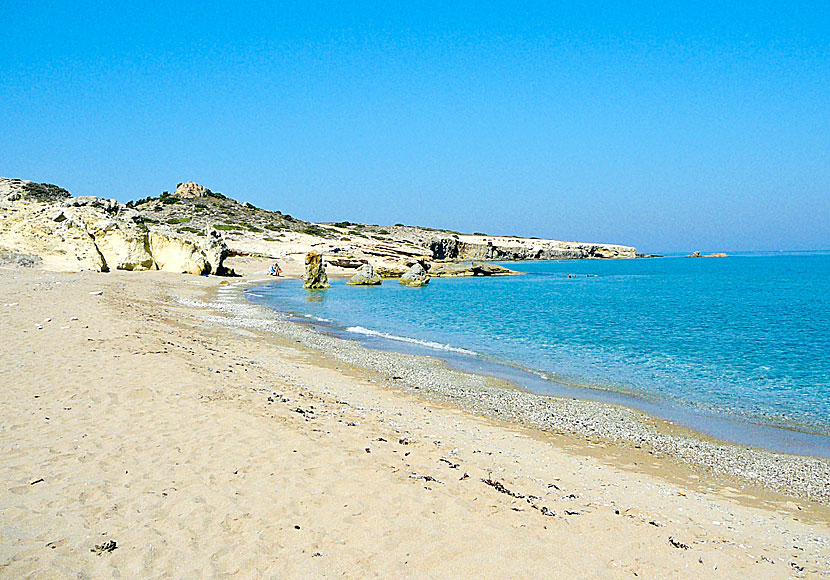 Alogomandra beach som ligger nära Papafragas och Kapros på Milos i Grekland.