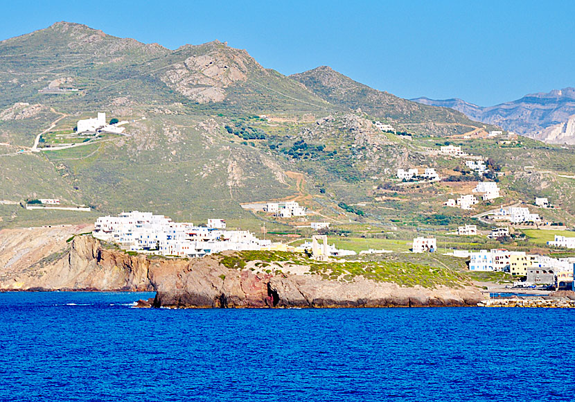 Agios Ioannis Chryssostomos Monastery ovanför Grotta i Naxos stad.