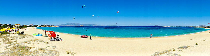 Panorama över stranden Mikri Vigla på Naxos. 