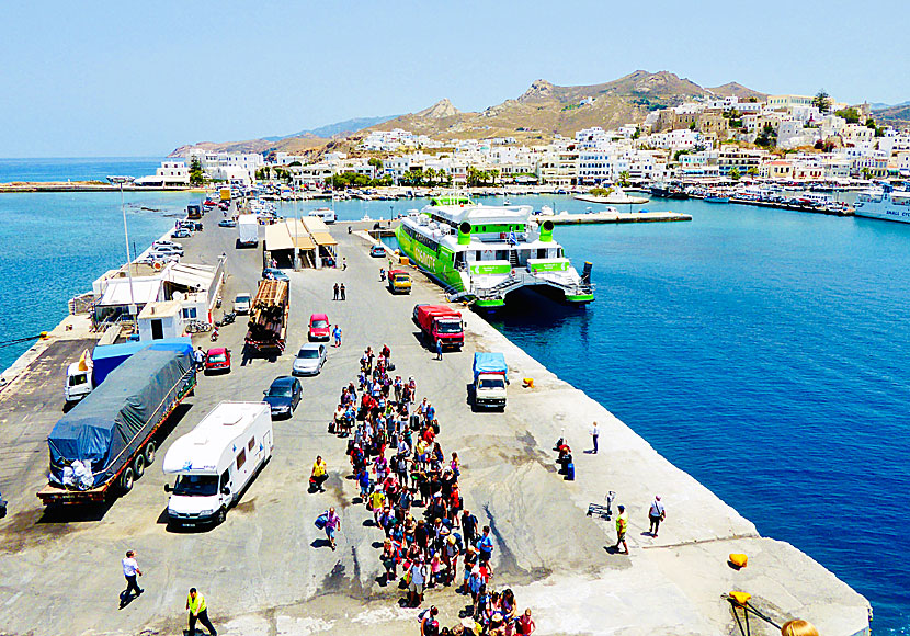 Naxos stad är en av Kykladernas mest trafikerade hamnar. 