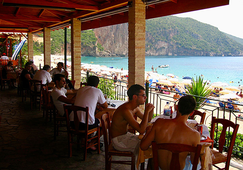 Restaurant Coral är den bästa tavernan vid Lichnos beach i Parga.