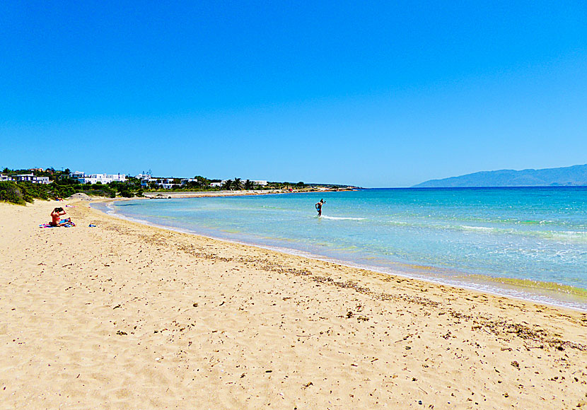 Aliki beach i Santa Maria på Paros i Grekland. 