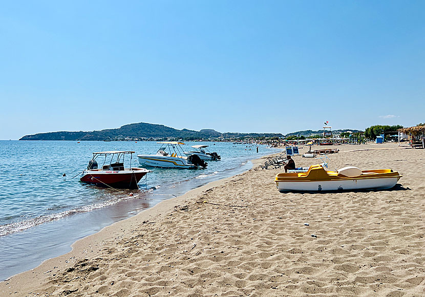 Sandstranden i Faliraki på Rhodos.