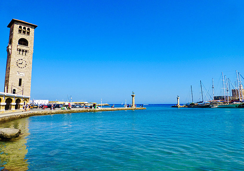 Kolossen på Rhodos i Mandrakihamnen.