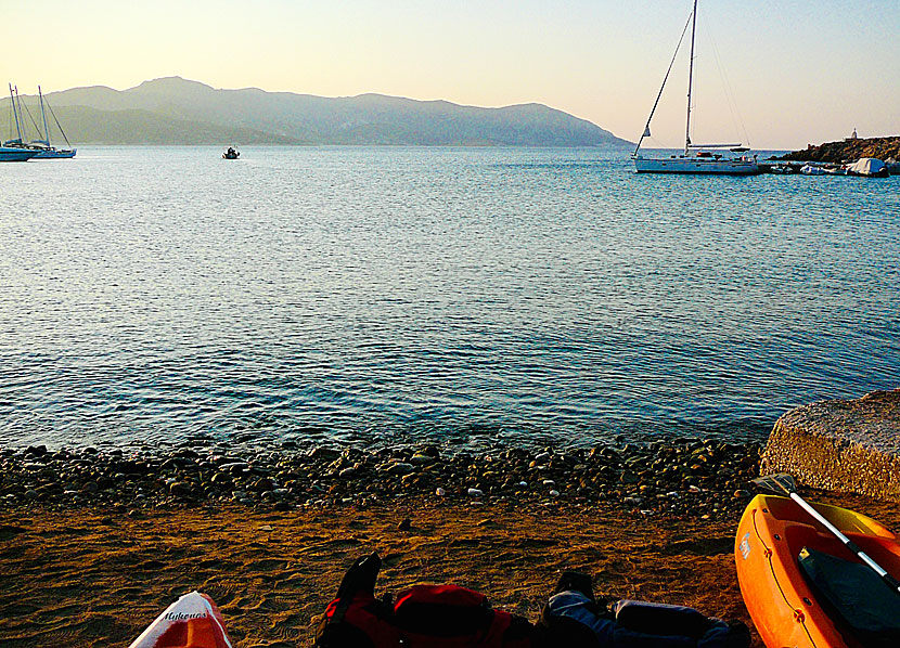 Sova utomhus och vildcampa på stränderna i Grekland.