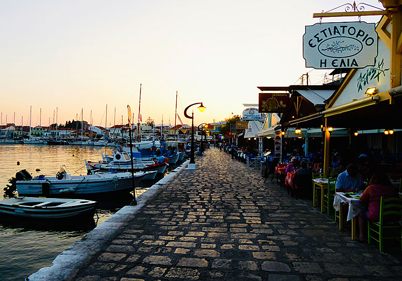 Restaurant Elia på hamnpromenaden i Pythagorion på Samos.