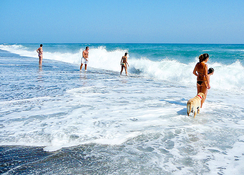 Perivolos beach på Santorini.