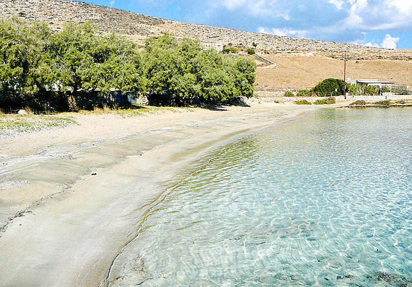 Almyros beach på Schinoussa.