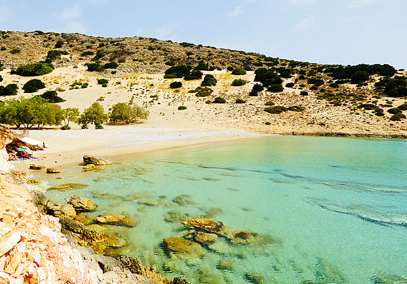 Nudism på Psili Amos beach på Schinoussa i Grekland.