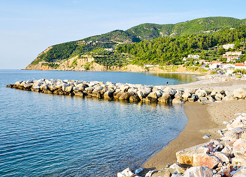 Stranden i Skopelos stad.